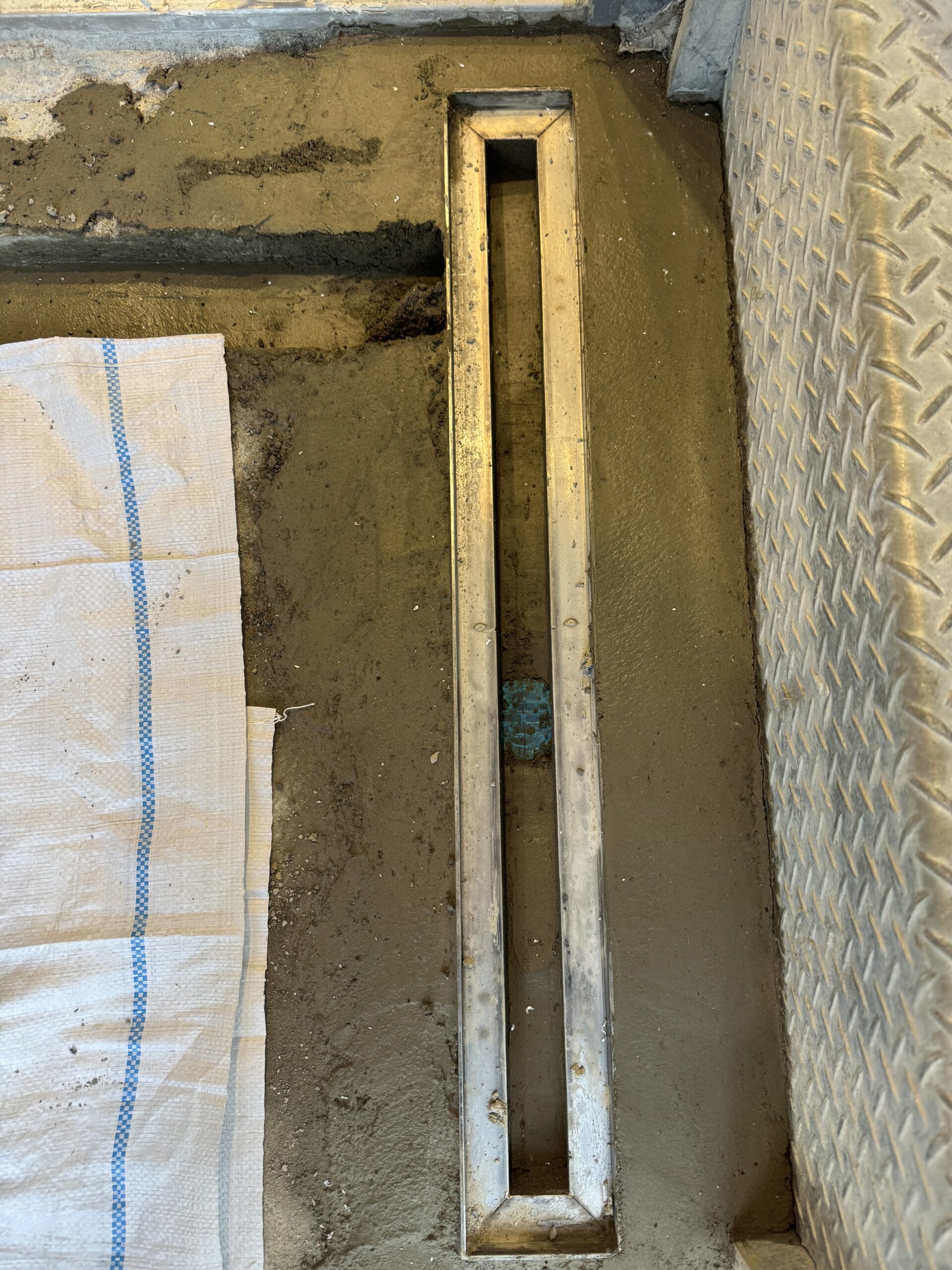 グレーチング枠取付工事｜勾配レベル調整施工事例